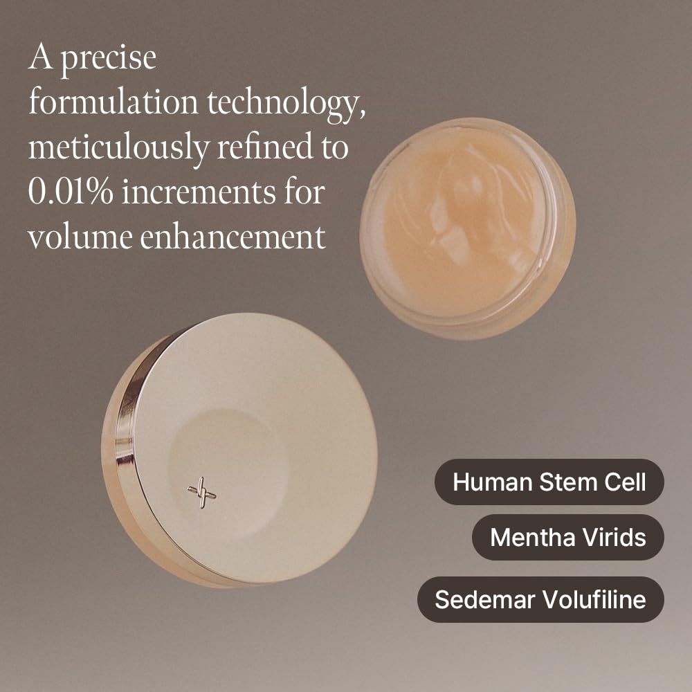 XOUL Ever Moist Lip Balm application glide demonstrates lightweight, non-sticky feel