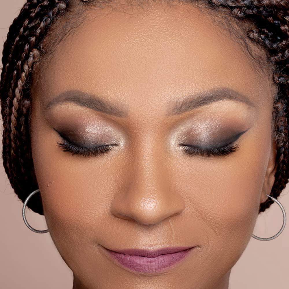 Xtreme Lashes GlideShadow Sienna applied on lids with eyelash extensions in mind.