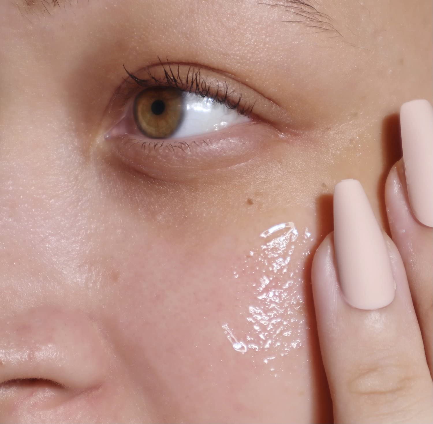XYZ Skin Tremella mushroom hydration scene demonstrates deep moisture retention for lasting hydration
