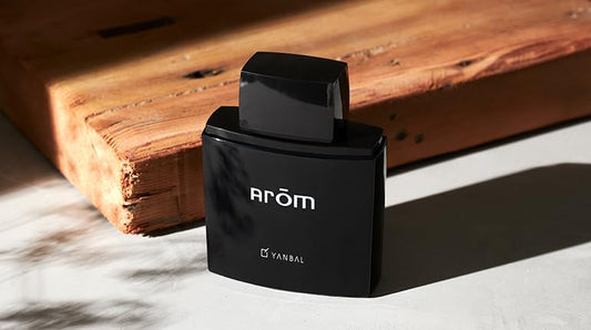Yanbal AROM Parfum sandalwood note close-up, warm base ideal for evening use