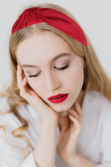 YETASI winter fashion headband with knot detail adds festive flair