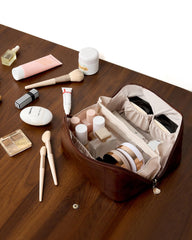 Yikisite makeup bag waterproof PU leather resists splashes and cleans easily