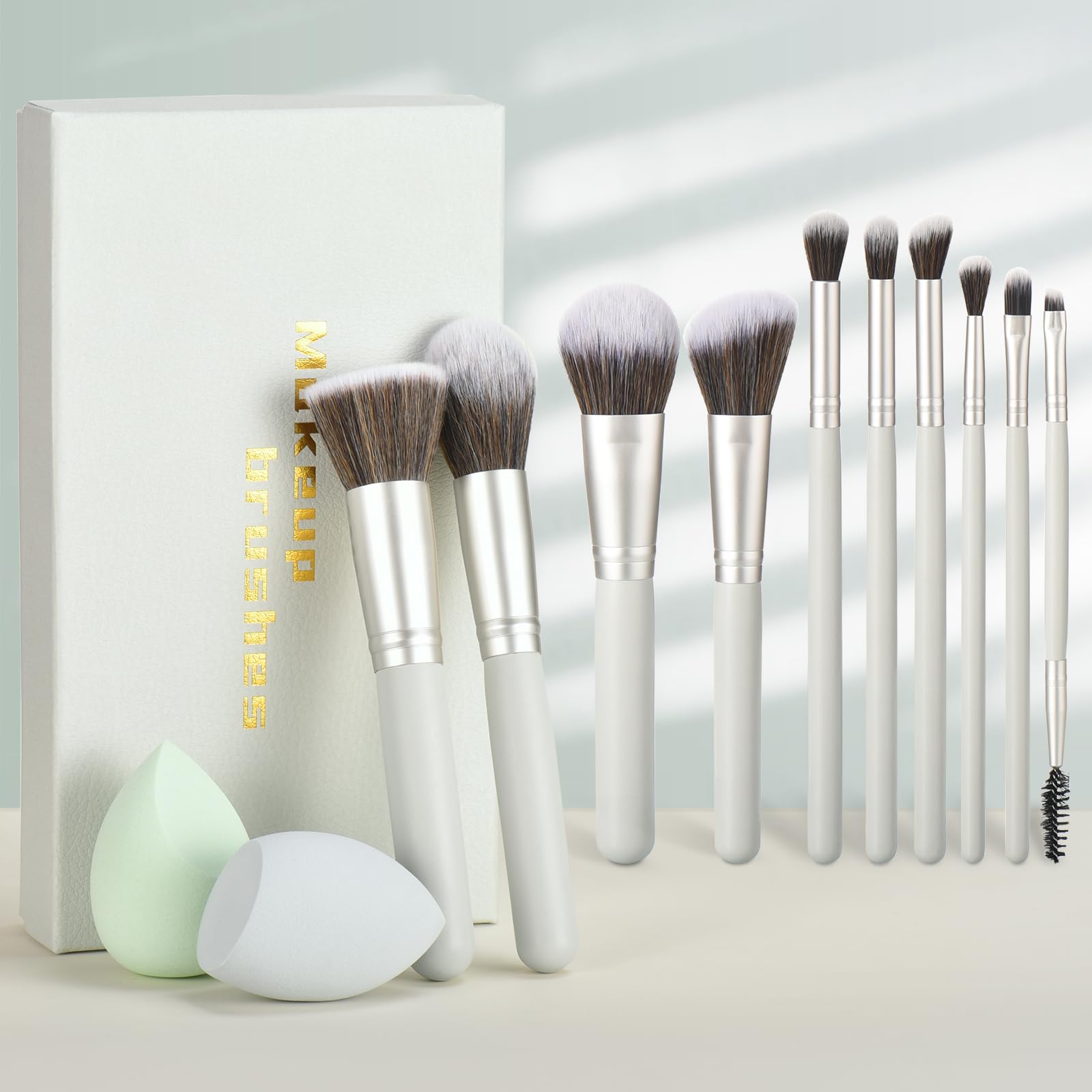 YJ-Anyue eye shadow blending brush for smooth transitions.