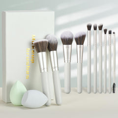YJ-Anyue eye shadow blending brush for smooth transitions.