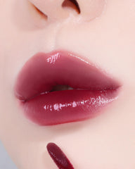 YNM Heart Jelling Tint built-in applicator demonstrates smooth lip contour