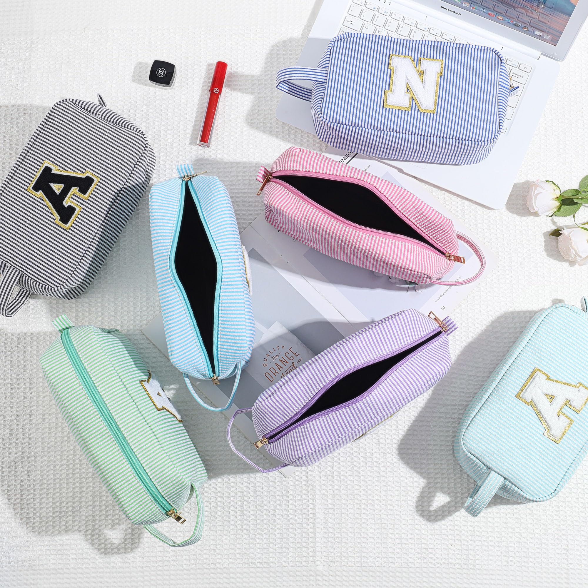 YOOLIFE padded interior and durable design for makeup bag