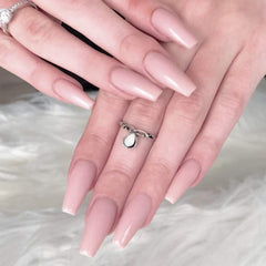 Designed to pair with Young Nails acrylic powder for lasting adhesion.