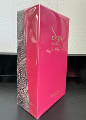 Zimaya Hawwa Red liquid closeup captures a warm amber glow.