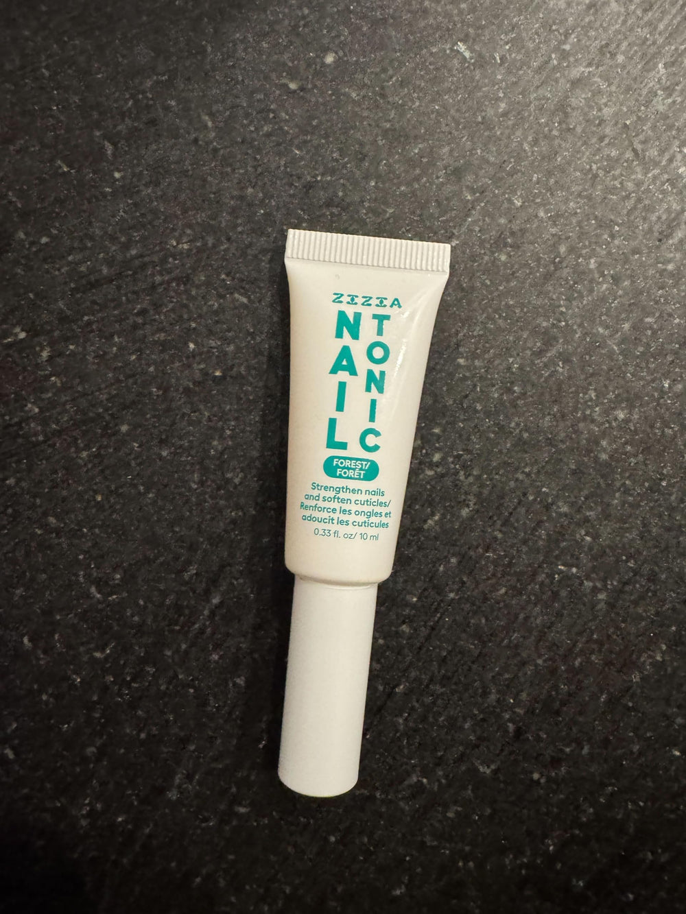 Zizia Forest Nail Tonic daily-use bottle demonstrates quick care