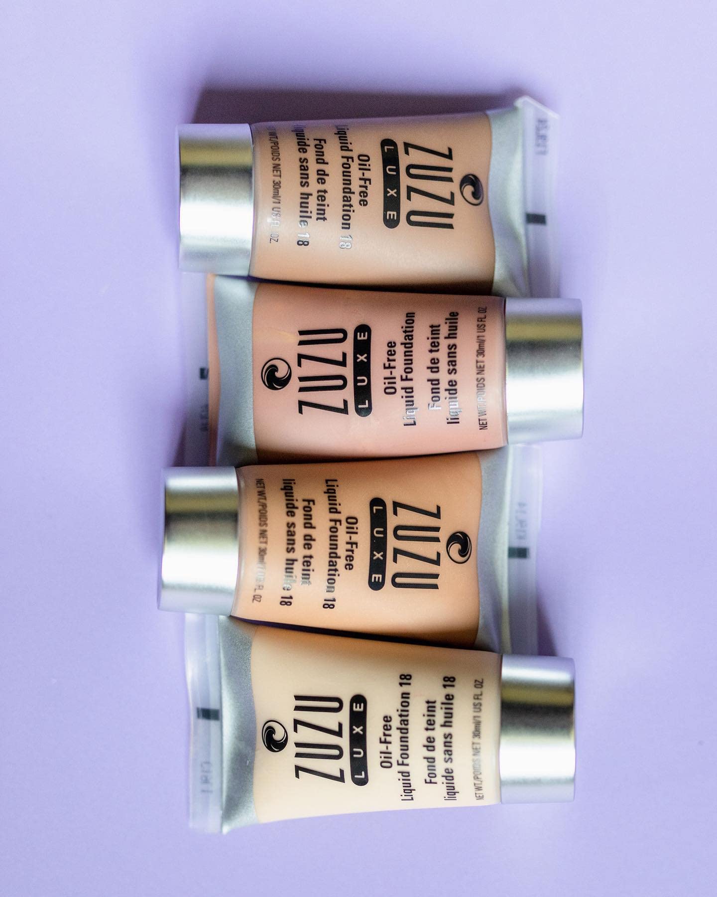 Close-up of vitamin A, vitamin E and aloe infusion in Zuzu Luxe foundation.